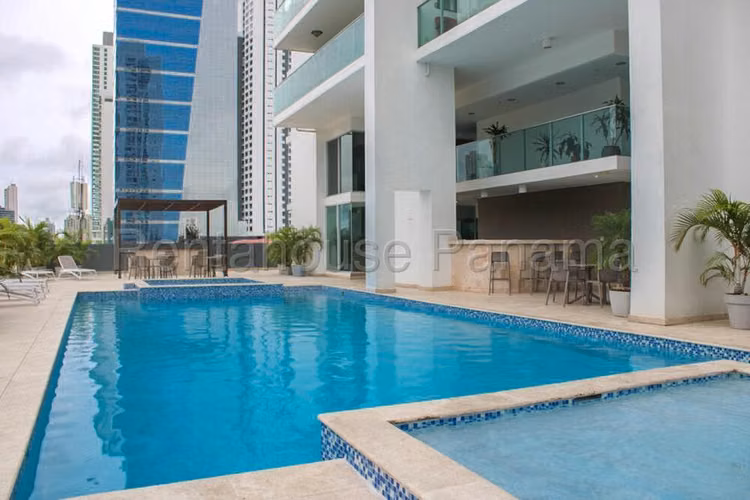 Se Vende Apartamento en Costa del Este LA26-7291