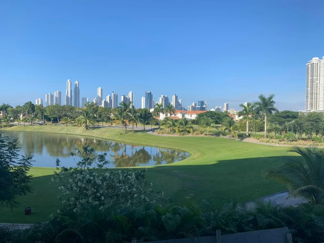 Se Vende Apartamento en Santa Maria LA25-7246