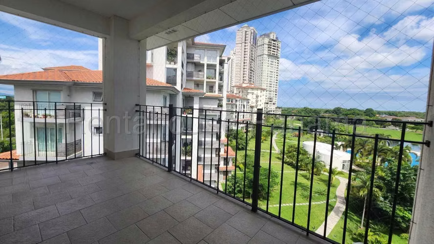 Se Vende Apartamento en Santa Maria LA26-2148