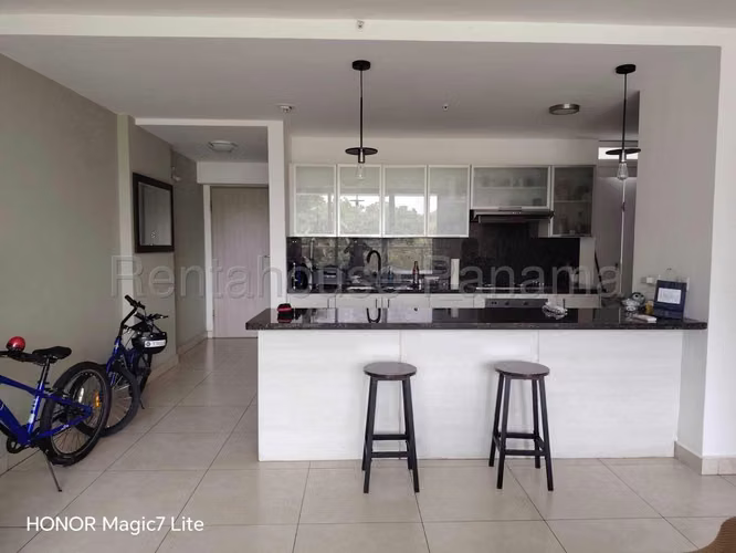 Se Alquila Apartamento en Clayton VLU26-8122