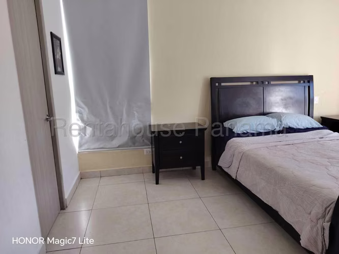 Se Alquila Apartamento en Clayton VLU26-8122