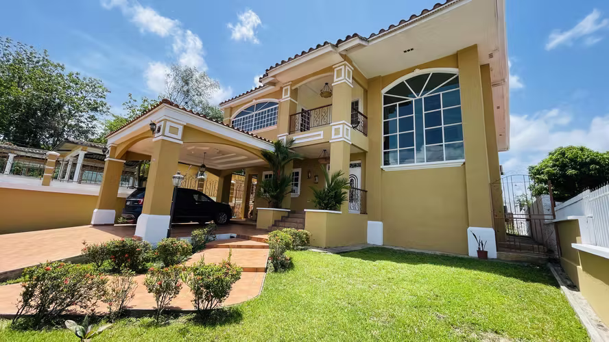 Venta de casa en Las Cumbres AK