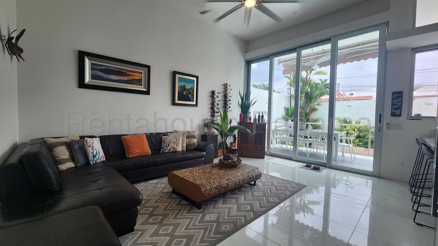 Venta de casa en Altos del Golf AK