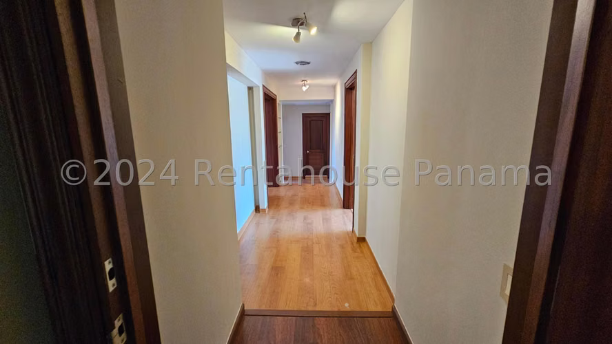 Venta de Casa en Altos del Golf Ph Casa Unifamiliar NS