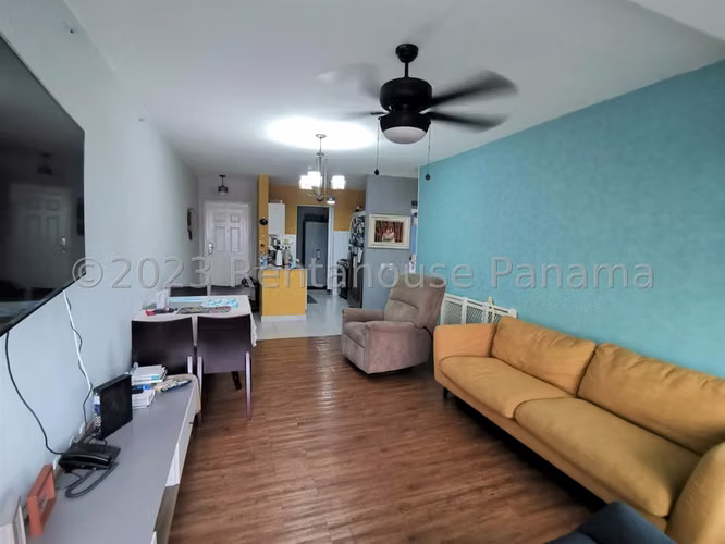 Apartamento en Venta en Parque Lefevre JG