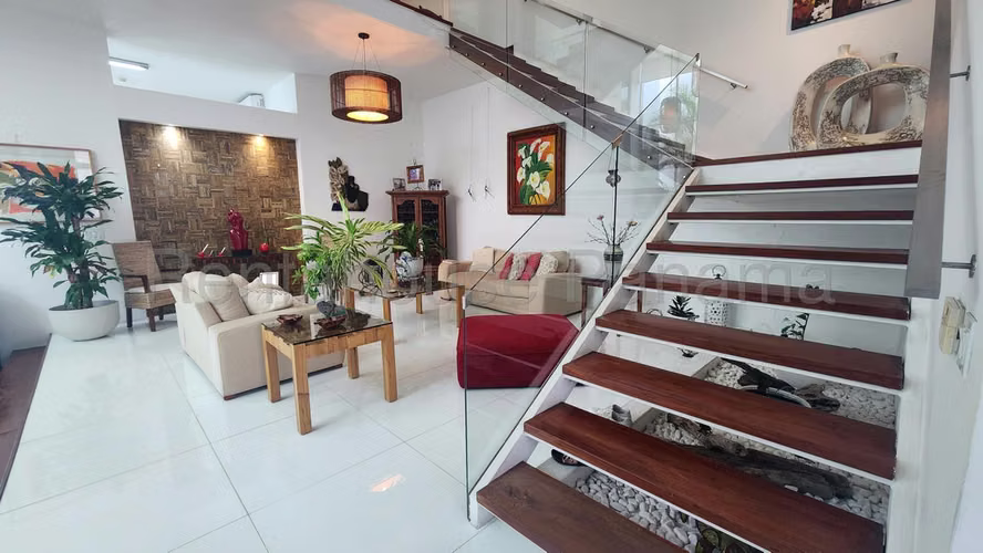 Casa en Venta en Altos del Golf JG