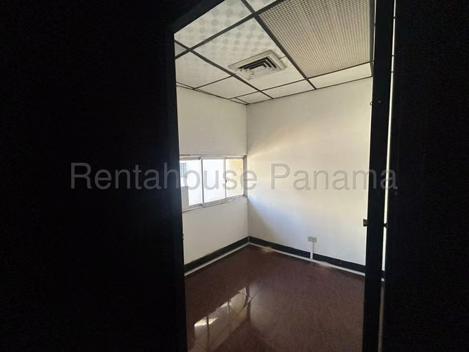Oficina Comercial en Alquiler en Obarrio JG