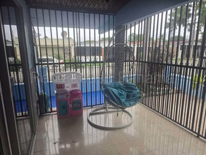 Casa en Venta en Parque Lefevre JG