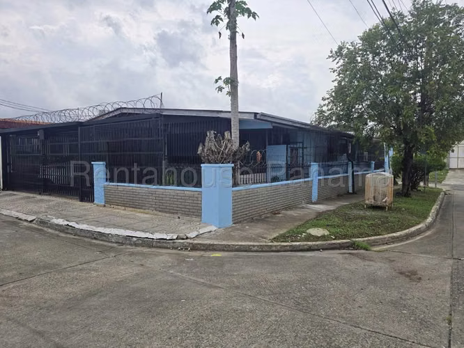 House for Sale in Parque Lefevre JG