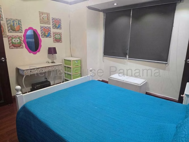 Casa en Venta en Parque Lefevre JG