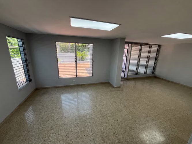 Casa Comercial en alquiler Excelente Ubicacion
