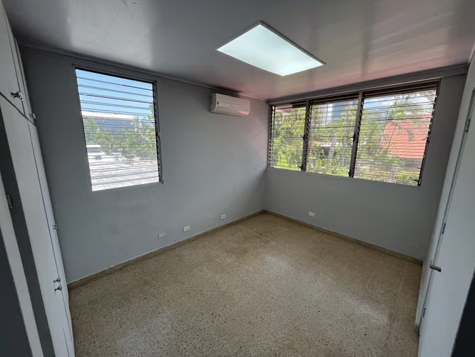 Casa Comercial en alquiler Excelente Ubicacion