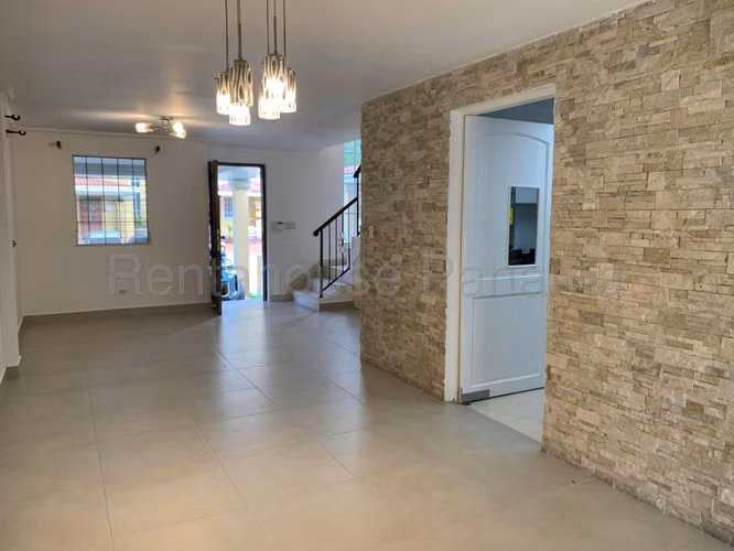 Venta de casa en Condado del Rey AK