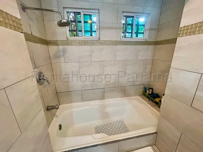 Venta de casa en Altos de Panama AK