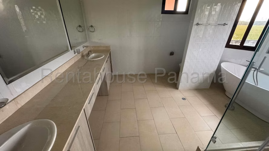 Venta de casa en Costa Sur AK