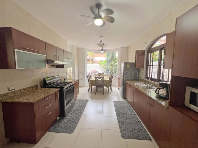 Venta de casa en Costa Sur AK