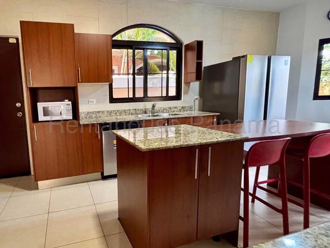 Venta de casa en Costa Sur AK - Imagen 4