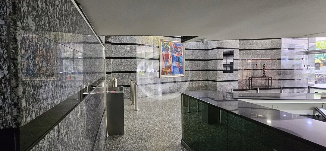 OCEAN BUSINESS Venta Oficina Torre Banesco incluye electricidad