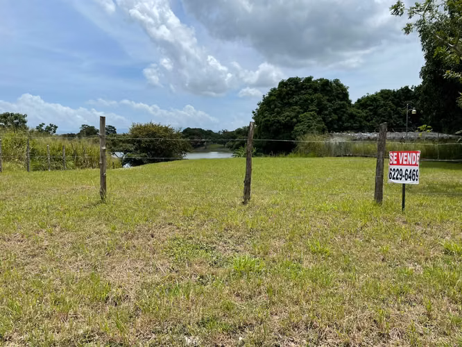 SUPER OFERTA SE VENDE PROPIEDAD SAN CARLOS (LAGOMAR) VIA LA ENSENADA