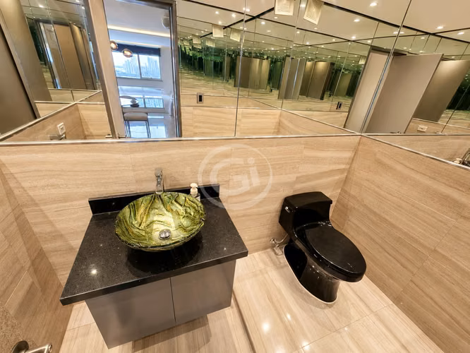 Venta Apartamento Marbella Tower Remodelado de Lujo Oportunidad