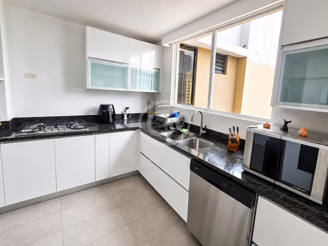 Venta Apartamento Marbella Tower Remodelado de Lujo Oportunidad
