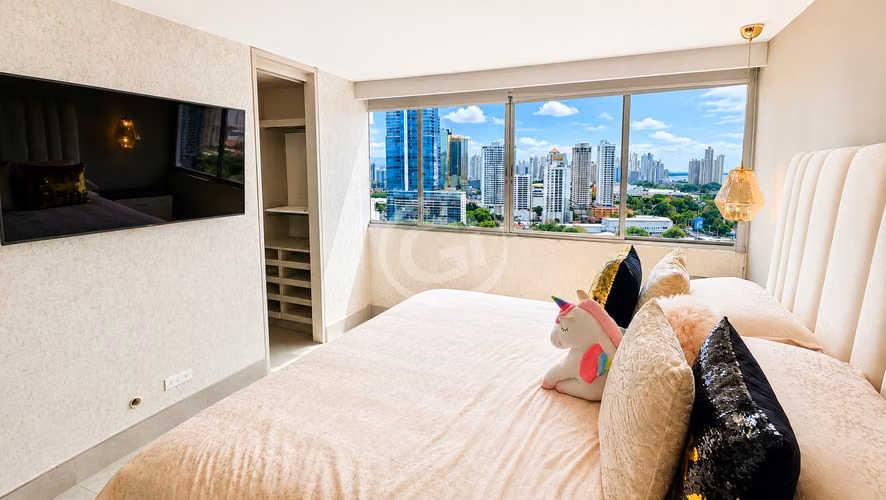 Venta Apartamento Marbella Tower Remodelado de Lujo Oportunidad