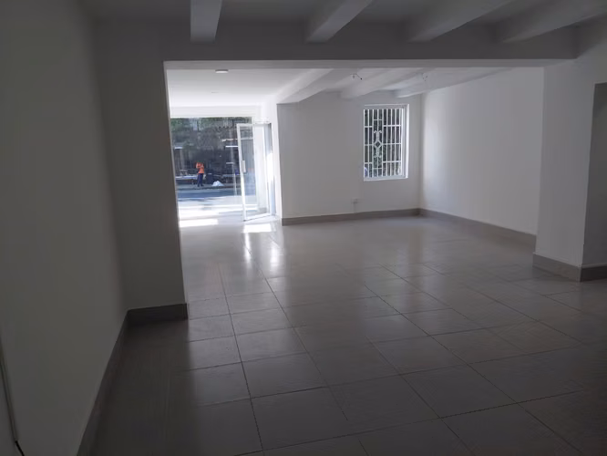 Alquiler de Local comercial en Bella Vista, 75m2 - Imagen 2