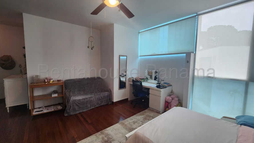 Se Vende Casa en Altos del Golf LA26-7823