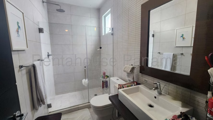 Se Vende Casa en Altos del Golf LA26-7823