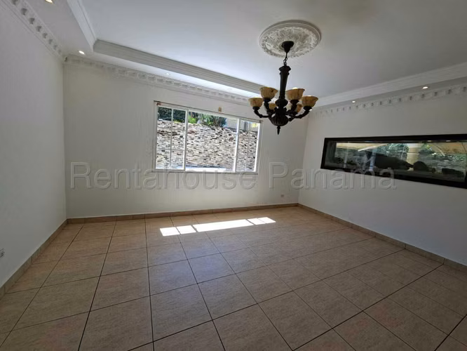 Se Vende Casa en Costa del Este LA26-6634