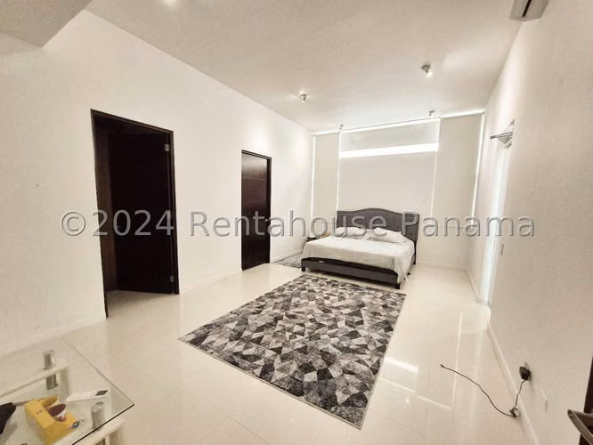 Se Vende Casa en Altos del Golf LA26-2135