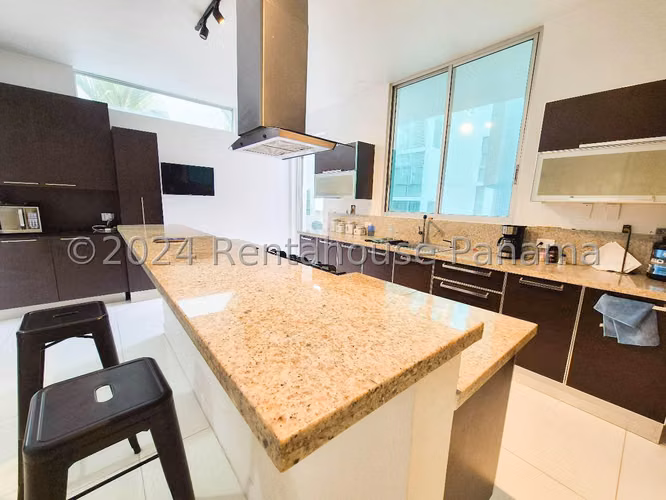 Se Vende Casa en Altos del Golf LA26-2135
