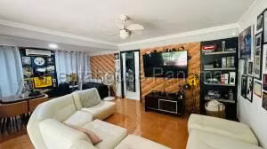 Venta de Casa con 323m2 en Albrook 26-8118SR