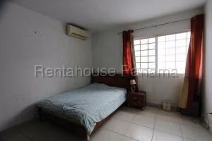 Venta de Casa con 157m2 en Brisas del Golf PH Augusta 26-8117SR