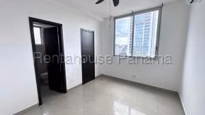 Alquiler de Apartamento con 96m2 en San Francisco PH La Torraca 26-7610SR