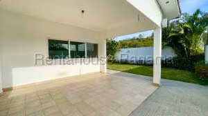 Venta de Casa con 652m2 en Altos de Panama PH Horizontes II 26-7209SR