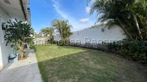 Venta de Casa con 652m2 en Altos de Panama PH Horizontes II 26-7209SR