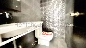 Venta de Casa con 652m2 en Altos de Panama PH Horizontes II 26-7209SR