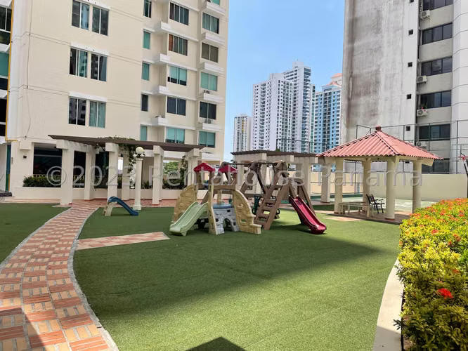 Vendo Apartamento en San Francisco east tower PH 7400 OF 26-8124
