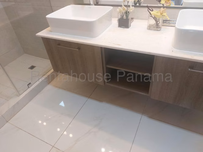 Se Vende Apartamento en Edison Park LA26-8181