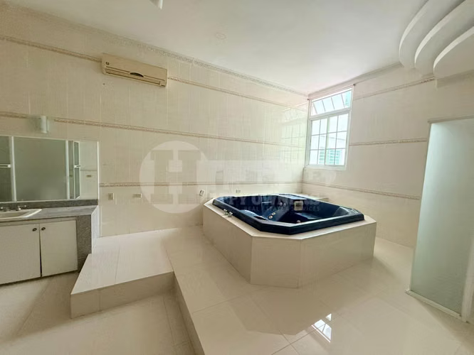 Venta de casa de 2 niveles en San Francisco