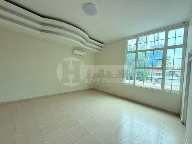 Venta de casa de 2 niveles en San Francisco