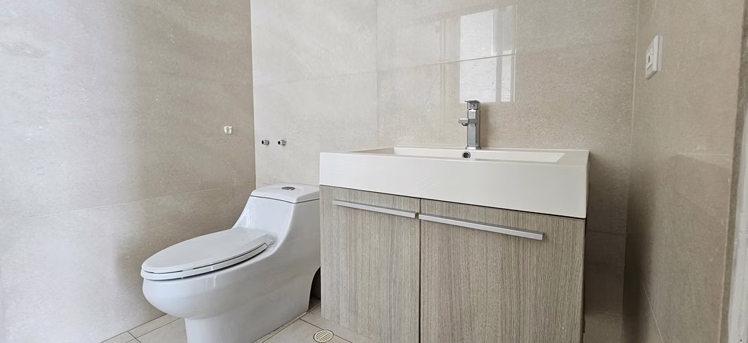 SE VENDE APARTAMENTO EN THE WATERS, AVENIDA BALBOA,