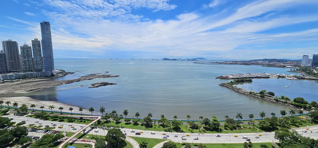 SE VENDE APARTAMENTO EN THE WATERS, AVENIDA BALBOA,
