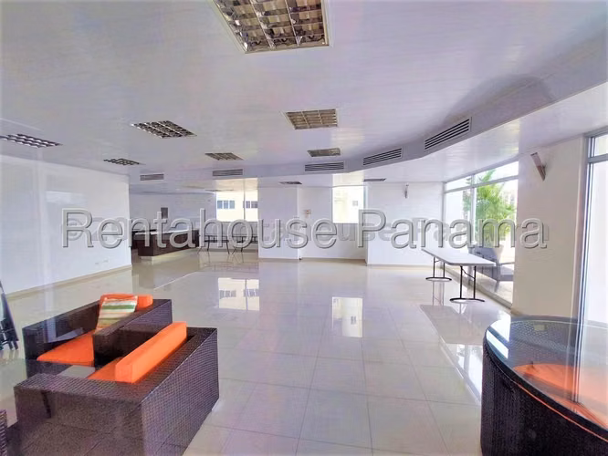 Vendo Apartamento de 107 m² en PH Sky Level, Hato Pintado 26-1184GG