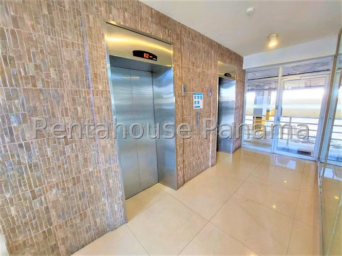 Vendo Apartamento de 107 m² en PH Sky Level, Hato Pintado 26-1184GG
