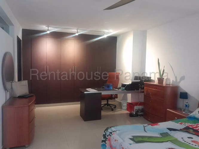 Vendo Apartamento de 95 m² en PH Vitro Loft, Bellavista 26-5924GG