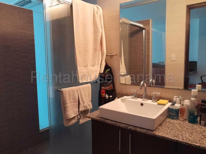 Vendo Apartamento de 95 m² en PH Vitro Loft, Bellavista 26-5924GG
