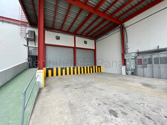 Alquiler Galera Parque Industrial Costa del Este 26YCG6635