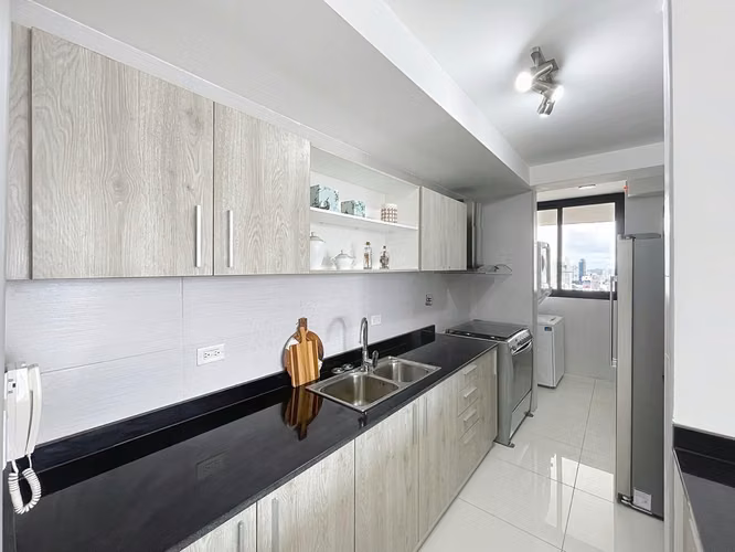Venta de hermoso apartamento amoblado en El Carmen – PH Carreras